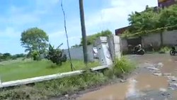 Blusukan ke Hutan Kota, Jokowi Janji Muluskan Jalanan Semper