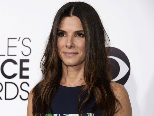 Penampilan Sandra Bullock di PCA 2014