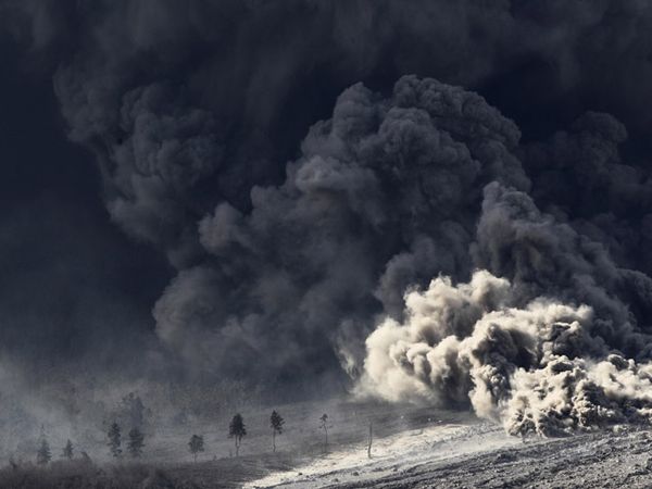 Abu Gunung Sinabung Tutupi Tanaman Warga
