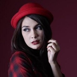 Luna Maya Tutup Buku untuk Kisah Pahit Masa Lalu
