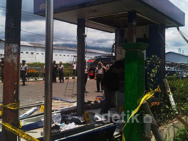 ATM Mandiri di Malang Meledak