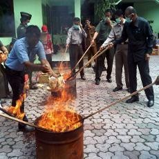 Barang Bukti Narkoba Senilai Miliaran Rupiah Dibakar
