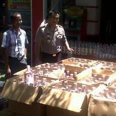 Ribuan Botol Miras Tak Berizin Diamankan