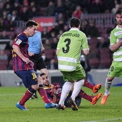  Fabregas-Messi Antar Barca Hantam Getafe