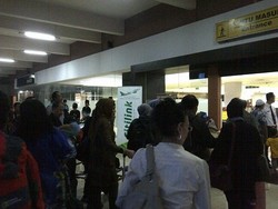 Pendaratan Pesawat Pertama di Halim Perdanakusumah Delay 1 Jam Lebih