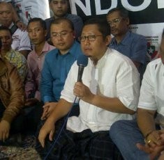 Begini Gaya Santai Anas Urbaningrum Bicara