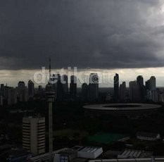 BMKG: Puncak Hujan Akhir Januari, Waspadai Angin Kencang