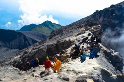 Lukisan Langit Pagi di Merapi