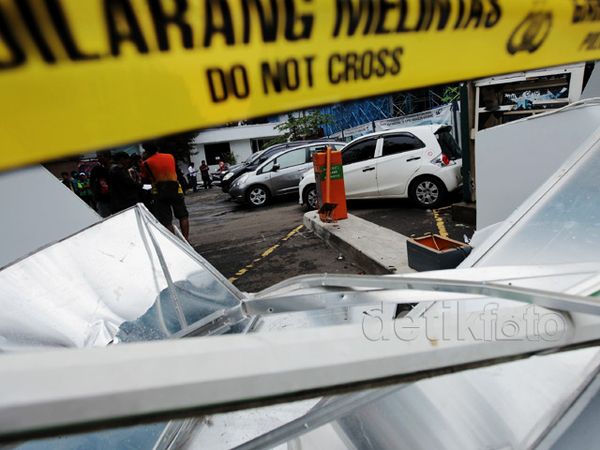 Panel Alumunium RSCM Roboh, 1 Orang Tewas