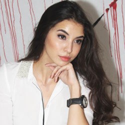 Ayah Manohara Sakit-sakitan karena Rindu Sang Anak