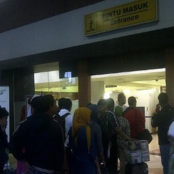 Resmi Jadi Bandara Komersil, Halim Dipadati Penumpang Sejak Pagi