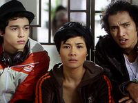 Pencarian Jati Diri Tiga Sahabat di Film Pukulan Maut