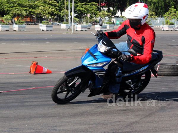 Kesan Pertama Honda Revo Injeksi