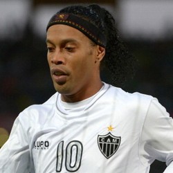 Tutup Kans Balik ke Eropa, Ronaldinho Pilih Lanjut di Mineiro