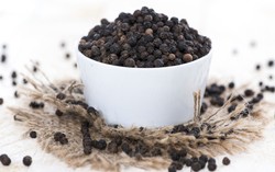 Lada Hitam, si Kecil Pedas Berkhasiat Sehatkan Pencernaan dan Redam Depresi (1)