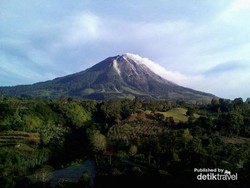 Kecantikan di Balik Kegaharan Gunung Sinabung