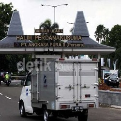 Di Halim Ada Parkir Inap, Tapi Cuma Untuk 15 Mobil