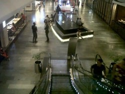 Sempat Kebanjiran Siang Tadi, Lobi PIM 3 Kini Sudah Kering