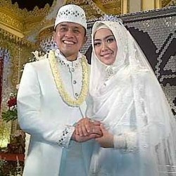 Pernikahan Jadi Kado Ultah Terindah Bagi Oki Setiana Dewi