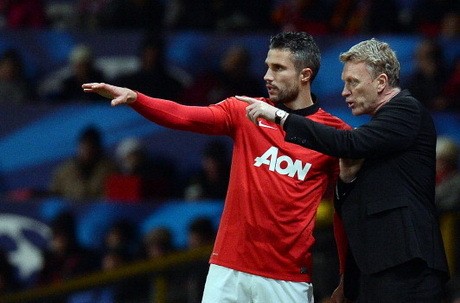 Van Persie Dikabarkan Absen Lebih Lama, Moyes Membantah