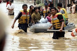 4 Kegiatan Pelipur Lara Warga Korban Banjir Jakarta