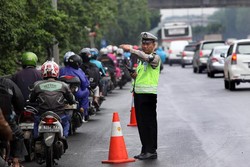 Jl TB Simatupang Banjir Sepinggang, Motor Boleh Lewat Tol JORR
