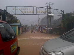 Kali Cileungsi Meluap, Perumahan di Bekasi Banjir Hingga 2 Meter