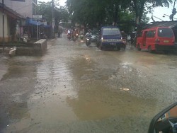 Perumahan di Tambun Selatan Kebanjiran, Sebagian Warga Tak Pergi Kerja