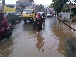 Air Surut, Jakarta-Bekasi via Pondok Gede Lancar