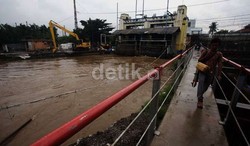 Kemen PU: Pintu Air Relatif Bersih dari Sampah