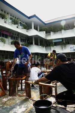 Sekolah yang Kena Banjir Boleh Meliburkan Kegiatan Belajar Mengajar