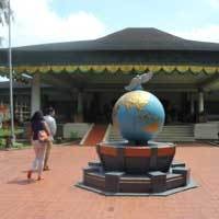 Jurus Menghalau Turunnya Minat Terhadap Prangko