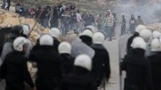 Polisi Palestina Bentrok dengan Demonstran, 110 Orang Terluka