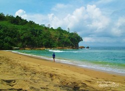 Pantai Pangi, Surga Kecil Milik Blitar