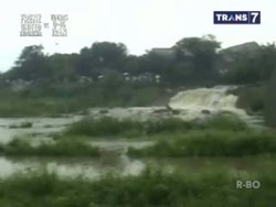Tumpukan Sampah Sebabkan Banjir