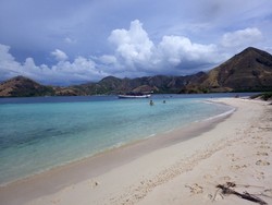 Kelor, Satu Lagi Pulau Cantik di Flores
