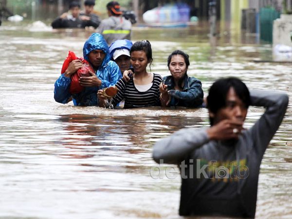 Banjir Lumpuhkan Otista
