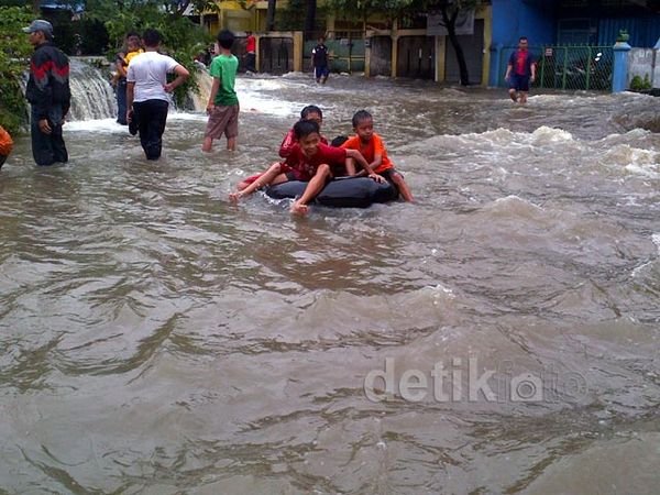 Banjir Juga Rendam Kampung Makasar