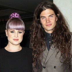 Kelly Osbourne Batalkan Pertunangannya dengan Matthew Mosshart