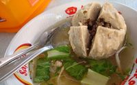 Ada Bakso Bom di Cirebon!