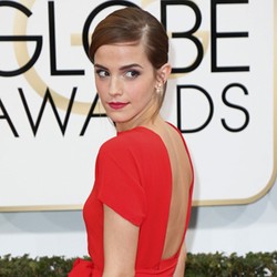 Gaun Unik Emma Watson di Golden Globe 2014, Fab or Fail?