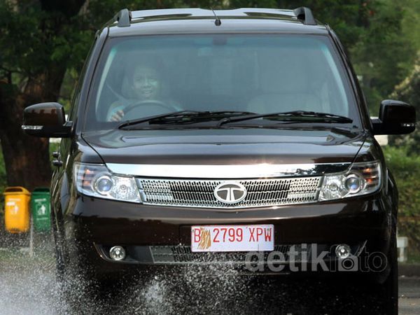 Berkelana dengan Tata Safari Storme