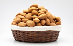 Konsumsi Almond dan Pistachio Efektif Turunkan Risiko Obesitas