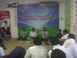 Sebelum Konvensi, Mahfud MD SMS Dahlan Iskan Ajak Duet Capres Cawapres