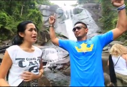 Jessica & Yama Carlos Keliling 3 Negara