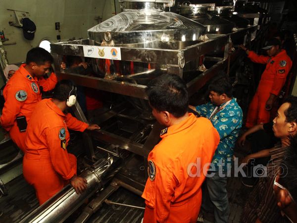 Cegah Banjir, Tim Modifikasi Cuaca Tebar Garam
