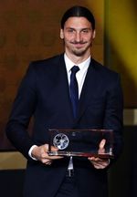 Gol Terbaik 2013 Milik Zlatan Ibrahimovic