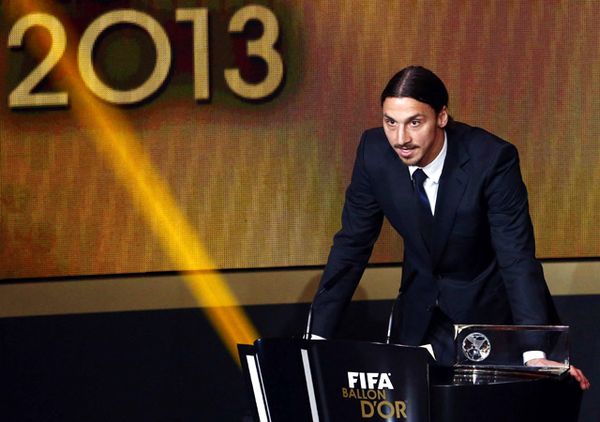 Gol Terbaik 2013 Milik Zlatan Ibrahimovic