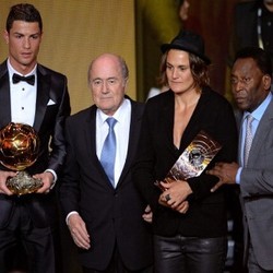 Penghargaan Spesial untuk Pele, Fair Play Award buat Afganistan