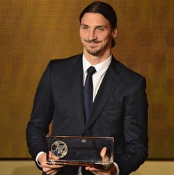 Dipilih oleh Fans, Ibrahimovic Senang dan Bangga